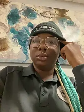 Snapshot of DamnBubbles chatting on 01.19.25 DamnBubbles online show from 01.19.25