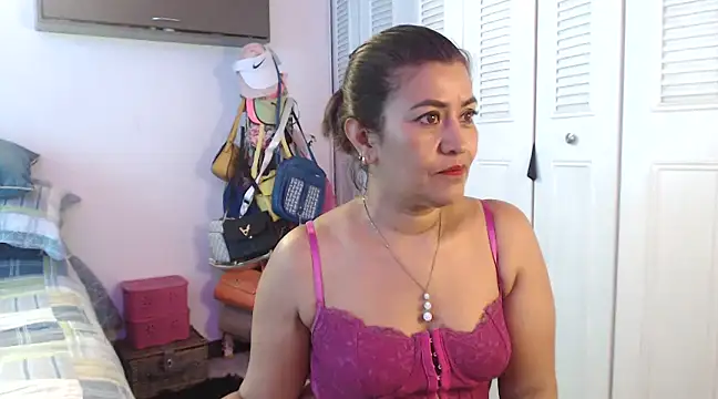 CamilaLix online show from 01.05.25