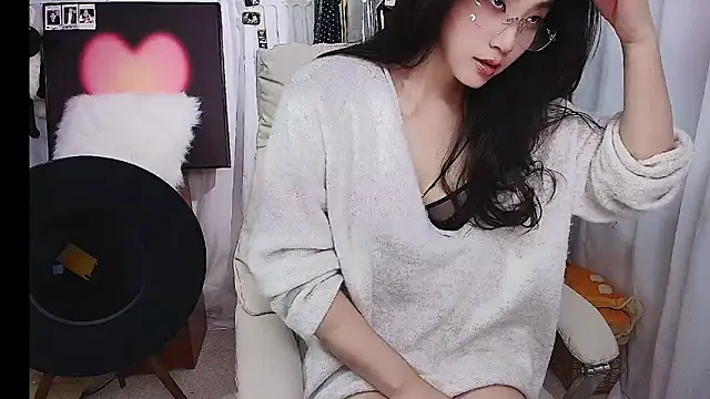 xiaotiantian-76 online show from 12.15.25