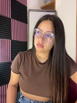 Snapshot of Gretta_Hot chatting on 01.25.25 Gretta Hot online show from 01.25.25