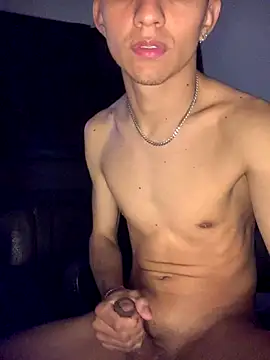 gabrielzinnnn085 online show from 10.18.25