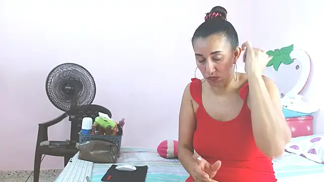 latinabueno41 online show from 01.14.25