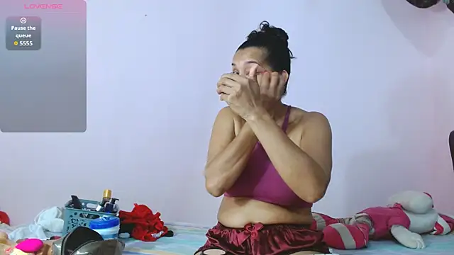 latinabueno41 online show from 10.25.25