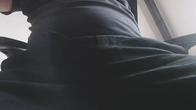 Snapshot of calypsohot chatting on 02.22.26 calypsohot online show from 02.22.26