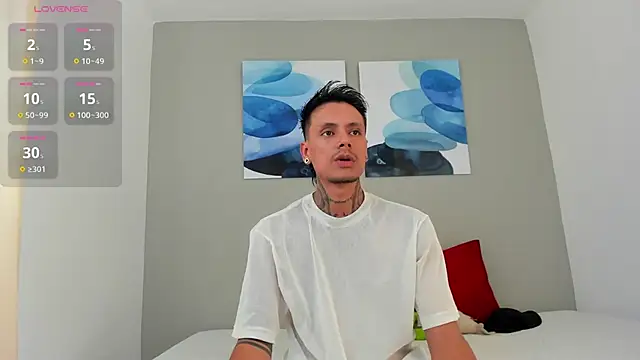 Snapshot of Emilio_Wolf chatting on 01.31.25 Emilio Wolf online show from 01.31.25