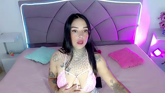 Carolaine01 online show from 01.17.26