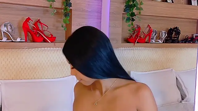 AbieHills online show from 11.28.25