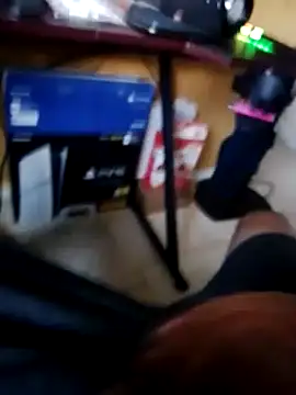 Snapshot of HueingChamber4352 chatting on 10.06.25 HueingChamber4352 online show from 10.06.25