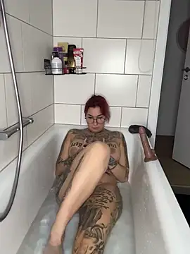 Mia-Fuchs online show from 01.14.25