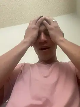 Snapshot of leisurelycriminal chatting on 01.01.25 leisurelycriminal online show from 01.01.25