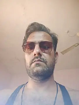 MAGNETICDADDY8 online show from 11.03.25