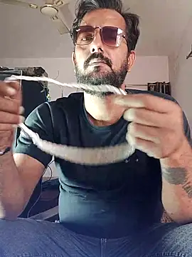 MAGNETICDADDY8 online show from 12.02.25