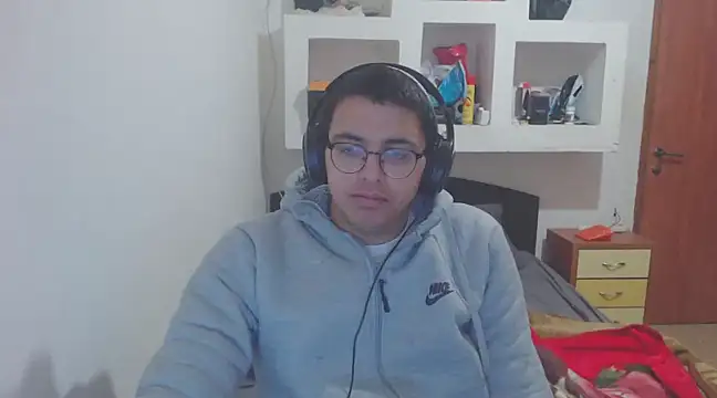 Snapshot of HotNatanIsraeli chatting on 02.27.25 HotNatanIsraeli online show from 02.27.25