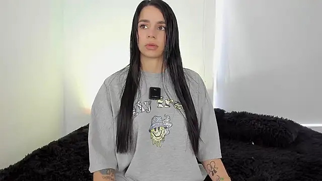 Laurensmith9 online show from 11.22.25