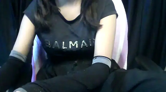 Snapshot of hot-niti chatting on 02.15.25 hot-niti online show from 02.15.25