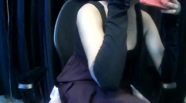 Snapshot of hot-niti chatting on 02.23.25 hot-niti online show from 02.23.25