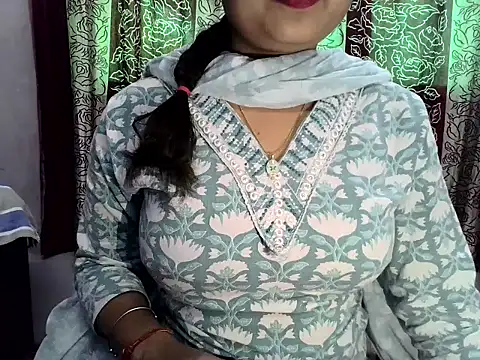 SIYA MAVI online show from 02.08.26