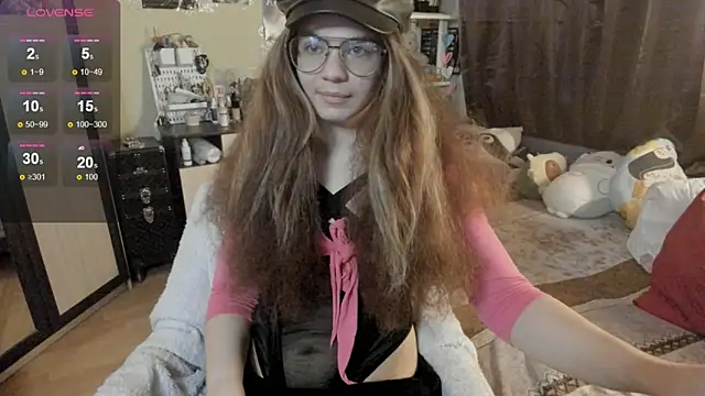 Snapshot of alexiamaleax chatting on 11.16.25 alexiamaleax online show from 11.16.25