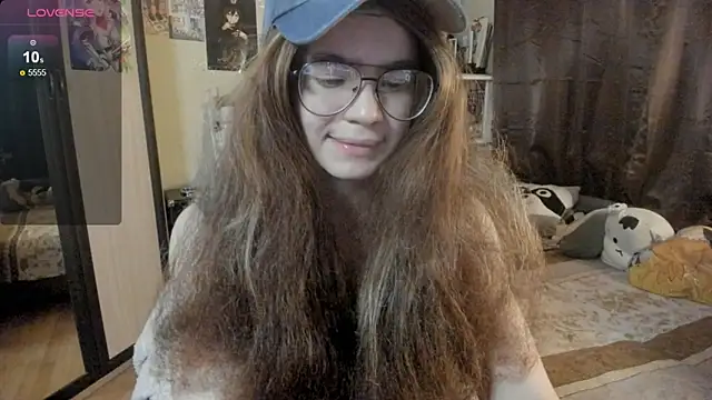 Snapshot of alexiamaleax chatting on 11.22.25 alexiamaleax online show from 11.22.25