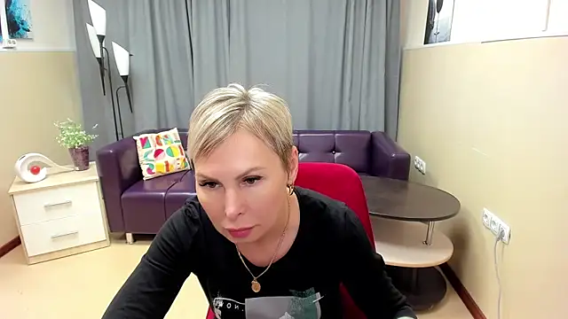 Snapshot of Hot_stuff6 chatting on 01.08.25 Hot stuff6 online show from 01.08.25