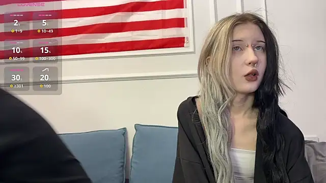 Snapshot of VeryRare_TwinS chatting on 02.14.26 VeryRare TwinS online show from 02.14.26