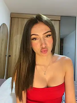 Snapshot of Maddy_Jones chatting on 11.24.25 Maddy Jones online show from 11.24.25