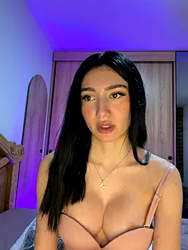 Snapshot of Maddy_Jones chatting on 11.29.25 Maddy Jones online show from 11.29.25