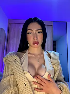 Snapshot of Maddy_Jones chatting on 12.03.25 Maddy Jones online show from 12.03.25