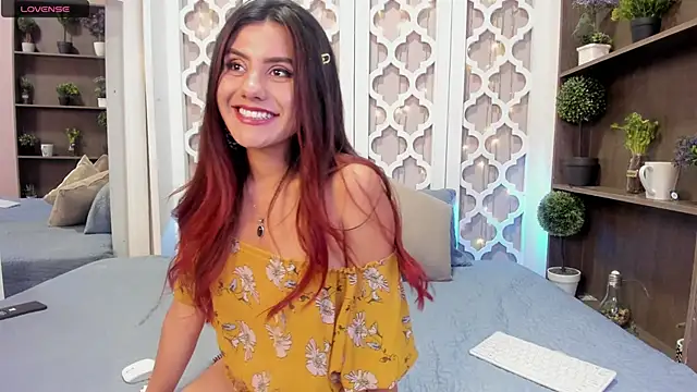 Snapshot of iriis_rosse chatting on 03.18.25 iriis rosse online show from 03.18.25