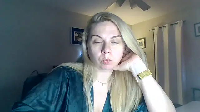 HappyIva online show from 12.03.25