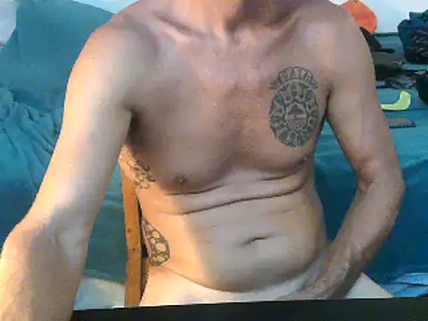 Snapshot of GoloZeusMax chatting on 02.21.25 GoloZeusMax online show from 02.21.25