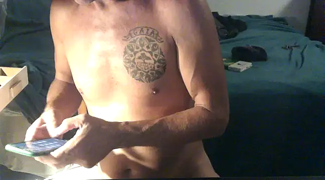 Snapshot of GoloZeusMax chatting on 02.22.25 GoloZeusMax online show from 02.22.25