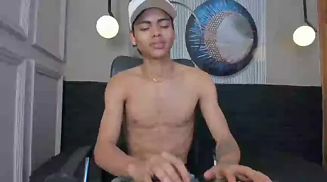 adam piarse01 online show from 01.11.25