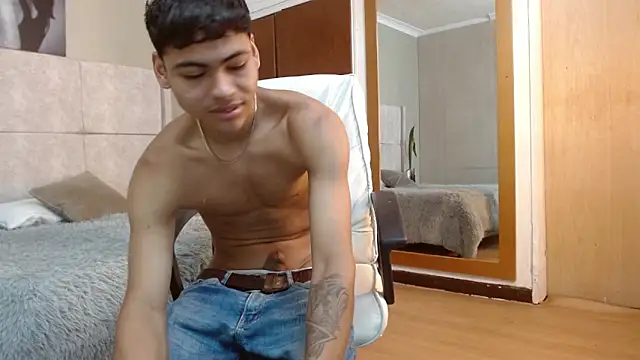 adam piarse01 online show from 10.02.25