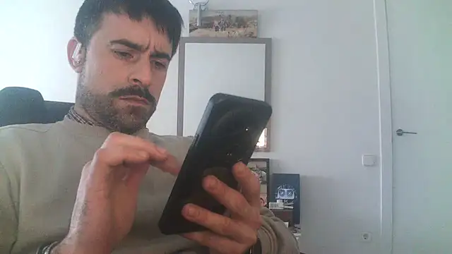 Snapshot of Patrickhound chatting on 01.31.25 Patrickhound online show from 01.31.25