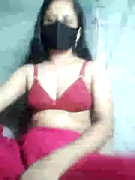 Snapshot of Hot_Nila chatting on 01.04.25 Hot Nila online show from 01.04.25