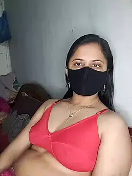 Snapshot of Hot_Nila chatting on 02.04.25 Hot Nila online show from 02.04.25