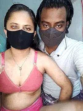 Snapshot of Hot_Nila chatting on 03.12.25 Hot Nila online show from 03.12.25