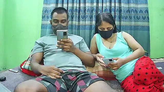 Snapshot of Hot_Nila chatting on 09.28.25 Hot Nila online show from 09.28.25