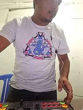 Snapshot of ikkyh2rj chatting on 01.08.25 ikkyh2rj online show from 01.08.25