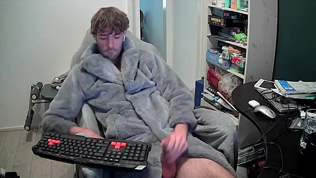 onesieboyx online show from 12.05.25