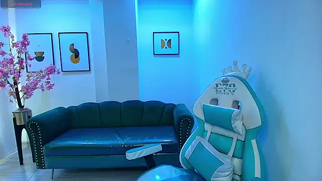 Snapshot of Arianna_sweeet chatting on 10.09.25 Arianna sweeet online show from 10.09.25