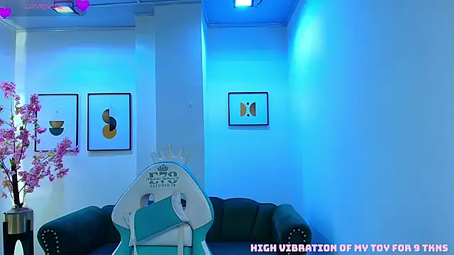 Snapshot of Arianna_sweeet chatting on 10.12.25 Arianna sweeet online show from 10.12.25