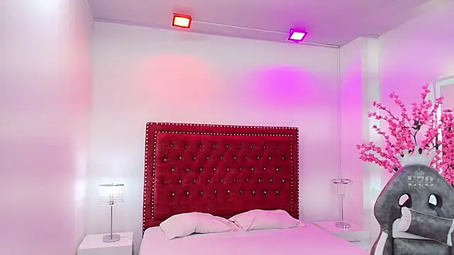 Snapshot of Arianna_sweeet chatting on 12.03.25 Arianna sweeet online show from 12.03.25