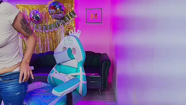 Snapshot of Arianna_sweeet chatting on 12.14.25 Arianna sweeet online show from 12.14.25