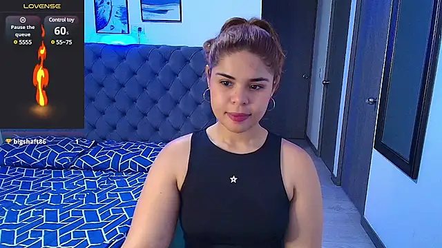 Snapshot of stellaallen24 chatting on 03.18.25 stellaallen24 online show from 03.18.25