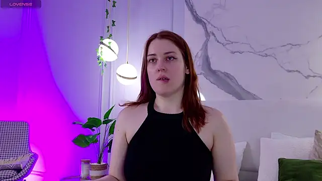Snapshot of EllieGarson chatting on 06.06.26 EllieGarson online show from 06.06.26