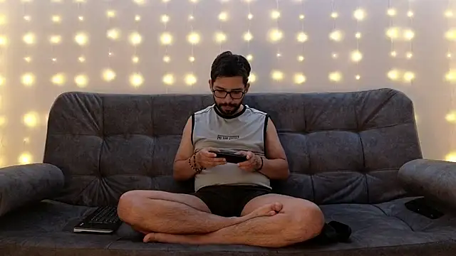 Snapshot of ErickBrant chatting on 03.15.25 ErickBrant online show from 03.15.25