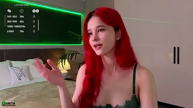 Rina Red online show from 09.20.25