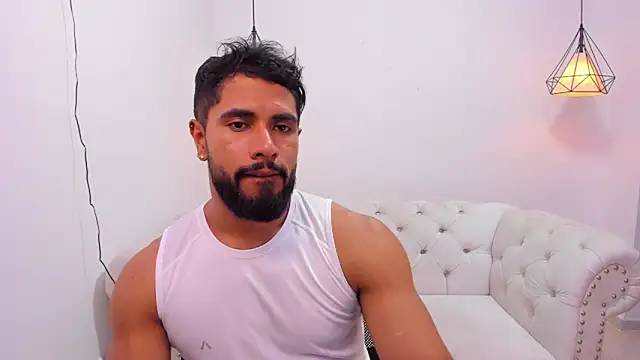 Santiago huntt online show from 12.03.24